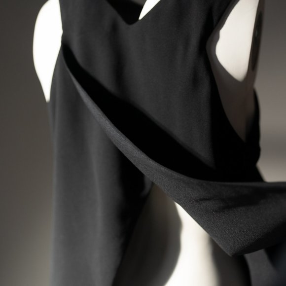 Lulus open back tank - black - L - Picture 4 of 7